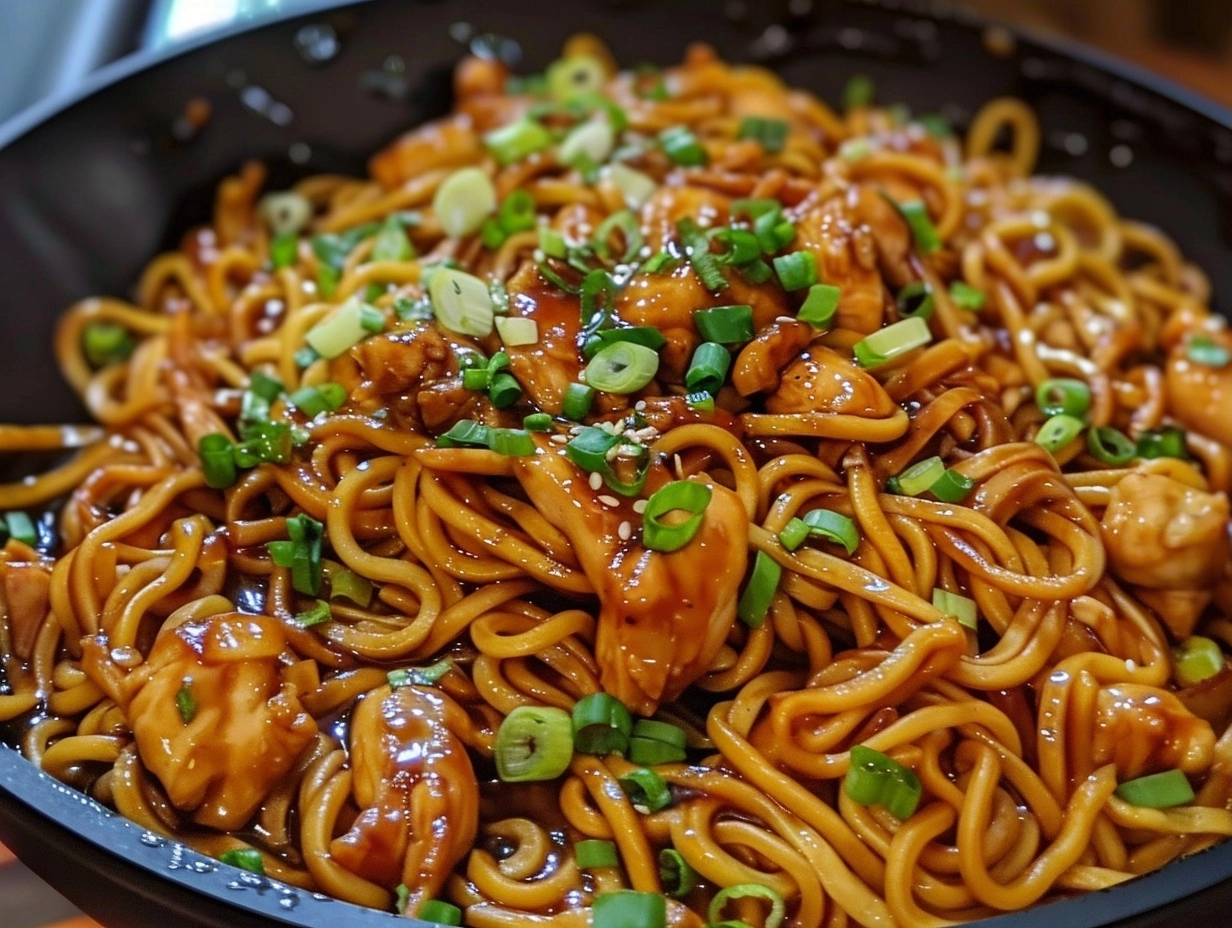 15-Minute Sticky Garlic Chicken Noodles for Quick Dinners 4 Sticky Garlic Chicken Noodles for Quick Dinners